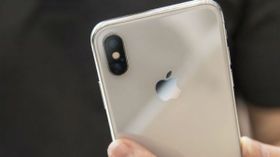 ఆపిల్ను వెంటాడుతున్న iPhone X సమస్యలు, వరుసగా రెండో సారి ఆపిల్ను వెంటాడుతున్న iPhone X సమస్యలు, వరుసగా రెండో సారి