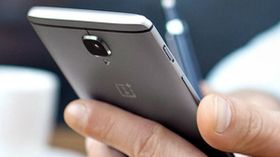 మార్కెట్ని షేక్ చేస్తున్న OnePlus, 4ఏళ్లలో తొలిసారిగా.. మార్కెట్ని షేక్ చేస్తున్న OnePlus, 4ఏళ్లలో తొలిసారిగా..