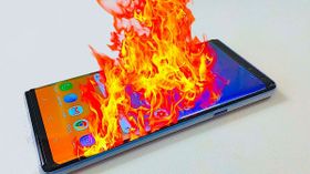 చిక్కులో సామ్సంగ్, మహిళ పర్సులో పేలిన Galaxy Note 9 చిక్కులో సామ్సంగ్, మహిళ పర్సులో పేలిన Galaxy Note 9