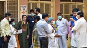 కరోనా నుండి రక్షణకు ఈ యాప్స్పై ఓ లుక్కేయండి కరోనా నుండి రక్షణకు ఈ యాప్స్పై ఓ లుక్కేయండి