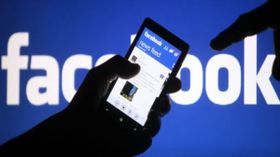 Facebook & ఇన్‌స్టాగ్రామ్‌ను మాతృ భాషలోకి మార్చడం ఎలా?