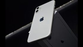 iPhone 11, iPhone SE ఫోన్ల మీద భారీ ధర తగ్గింపు!!! iPhone 11, iPhone SE ఫోన్ల మీద భారీ ధర తగ్గింపు!!!