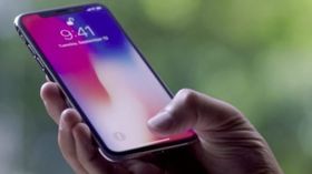 ఆపిల్ iPhone X ఫోన్ పేలినందుకు పరిహారం ఇవ్వాలని కేసు పెట్టిన యూజర్ ఆపిల్ iPhone X ఫోన్ పేలినందుకు పరిహారం ఇవ్వాలని కేసు పెట్టిన యూజర్