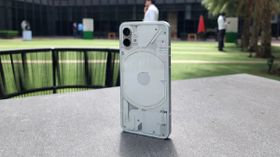 Nothing Phone 1 లాంచ్ అయింది!! ధరలు, ఫీచర్ల మీద ఓ లుక్ వేయండి.... 