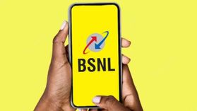 BSNL ను సెకండ్ సిమ్గా వినియోగిస్తున్నారా.. అయితే ఈ రీఛార్జ్ ప్లాన్ మీకు పనికొస్తుంది..? BSNL ను సెకండ్ సిమ్గా వినియోగిస్తున్నారా.. అయితే ఈ రీఛార్జ్ ప్లాన్ మీకు పనికొస్తుంది..?