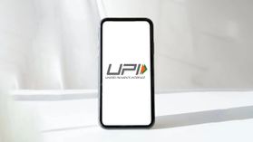 రాంగ్ UPI ఐడీకి పేమెంట్ చేశారా? ఇలా చేస్తే 48 గంటల్లోనే మీ డబ్బులు రికవరీ చేయవచ్చు..! రాంగ్ UPI ఐడీకి పేమెంట్ చేశారా? ఇలా చేస్తే 48 గంటల్లోనే మీ డబ్బులు రికవరీ చేయవచ్చు..!