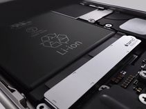 কিভাবে নিজেই বদলে ফেলতে পারেন iPhone এর ব্যাটারি?