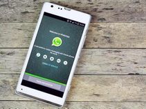 IOS માટે WhatsApp સ્થાન સ્ટીકર પરીક્ષણ કરે છે