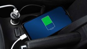 Smartphone ધીમો ચાર્જ થાય છે? આ રીતે ચાર્જિંગને કરો ફાસ્ટ