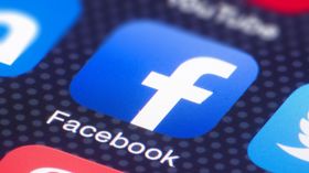 सिर्फ एक लाइक और Facebook पर खुल जाते हैं आपकी प्राइवेट लाइफ के राज