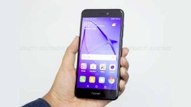 कौन सी स्क्रीन है बेस्ट TFT, IPS और Super AMOLED, यहां जानें