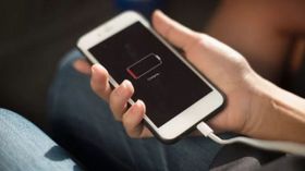 iPhone की बैटरी जल्द खत्म होती है, तो इन टिप्स को करें फॉलो, चलेगी कई घंटों तक बैटरी