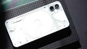 Nothing Phone 1 Review : आकर्षक करने वाला एक किफ़ायती फ़ोन
