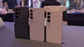 Samsung Galaxy S24 के लॉन्च से पहले Galaxy S23 सीरीज की कीमतों में भारी कटौती, जानें ऑफर डिटेल Samsung Galaxy S24 के लॉन्च से पहले Galaxy S23 सीरीज की कीमतों में भारी कटौती, जानें ऑफर डिटेल