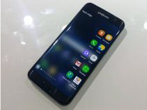 Samsung Launches A Smartphone Which Can Stay Underwater for 30 Minutes! Samsung Launches A Smartphone Which Can Stay Underwater for 30 Minutes!