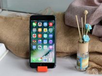 PICTURES: iPhone 7 Plus in Deep Blue Color Leaks in Full Glory