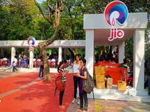 5 Reasons Why Reliance Jio Welcome Offer Could Be Extended Until March 2017 5 Reasons Why Reliance Jio Welcome Offer Could Be Extended Until March 2017