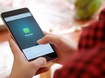 WhatsApp is Testing a New Feature Called 'Status', Similar to Instagram Stories! WhatsApp is Testing a New Feature Called 'Status', Similar to Instagram Stories!
