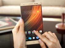 Best smartphones with 6-inch display under Rs. 15,000 Best smartphones with 6-inch display under Rs. 15,000