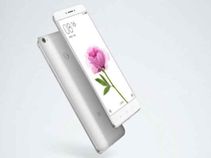White Xiaomi Mi Mix Expected to Launch at CES 2017, Suggest Rumors White Xiaomi Mi Mix Expected to Launch at CES 2017, Suggest Rumors
