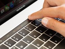 MacBook Pro: How to customize the buttons in the touch bar MacBook Pro: How to customize the buttons in the touch bar