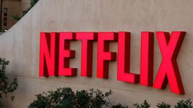 Smartphones that supports HDR playback on Netflix: HDR 10 and Dolby Vision