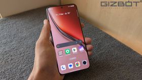 Everything You Need to Know About Mobile Display Tech in 2025