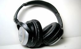 ಸ್ಪಷ್ಟ ಶಬ್ದಕ್ಕೆ ಕ್ಲಿಯರ್ ಹಾರ್ಮೋನಿ ಹೆಡ್ ಫೋನ್ ನ