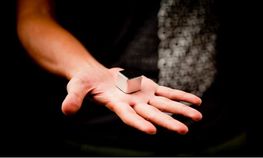 ಪ್ರಪಂಚದಲ್ಲಿಯೆ ಚಿಕ್ಕದಾದ ಟಚ್ ಸೌಲಭ್ಯದ ಪ್ಲೇಯರ್ !