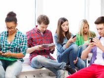 ಸ್ಮಾರ್ಟ್‌ಫೋನ್‌ ಹೆಚ್ಚು ಉಪಯೋಗಿಸುವುದು ಮಹಿಳೆಯರ?..ಪುರುಷರ?..ಶಾಕಿಂಗ್ ರಿಸಲ್ಟ್!!