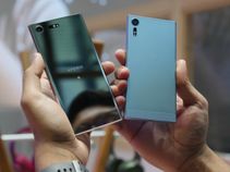 ಸ್ಮಾರ್ಟ್‌ಪೋನಿನಲ್ಲಿ ಬ್ಯಾಟರಿ ಖಾಲಿಯಾದರೆ ಪಕ್ಕದ ಪೋನಿಂದ ಚಾರ್ಜ್ ಮಾಡಿಕೊಳ್ಳಿ, ಅದು ವೈರ್‌ಲೈಸ್...!!