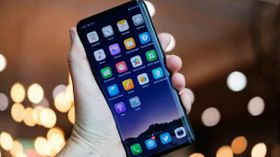 'ಐಫೋನ್ ಎಕ್ಸ್'ಗಿಂತಲೂ ದುಬಾರಿ ಫೋನ್ ಚೀನಾ ಕಂಪೆನಿಯಿಂದ ಲಾಂಚ್!..ಬೆಚ್ಚಿ ಬೀಳಿಸುವ ಫೀಚರ್ಸ್!! 'ಐಫೋನ್ ಎಕ್ಸ್'ಗಿಂತಲೂ ದುಬಾರಿ ಫೋನ್ ಚೀನಾ ಕಂಪೆನಿಯಿಂದ ಲಾಂಚ್!..ಬೆಚ್ಚಿ ಬೀಳಿಸುವ ಫೀಚರ್ಸ್!!