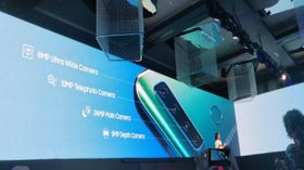 ವಿಶ್ವದ ಮೊದಲ 5 ಕ್ಯಾಮೆರಾ ಸ್ಮಾರ್ಟ್‌ಫೋನ್ 'ಗ್ಯಾಲಕ್ಸಿ ಎ9 ಪ್ರೊ' ಲಾಂಚ್!!