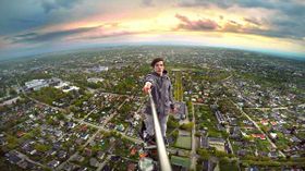 ಸಾವನ್ನೇ ಪಣಕ್ಕಿಟ್ಟು ತೆಗೆದುಕೊಂಡಿರುವ ಸೆಲ್ಫೀಗಳಿವು..! ನೋಡಿದರೆ ಎದೆ ಜಲ್ಲೆನ್ನುವುದು ಖಂಡಿತ..!