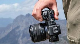 'ಕೆನಾನ್' ಹೊಸ 'ಮಿರರ್‌ ಲೆಸ್ಸ್ EOS RP' ಕ್ಯಾಮೆರಾ ಲಾಂಚ್.! ಬಜೆಟ್‌ ಬೆಲೆಯಲ್ಲಿ ಲಭ್ಯ.!