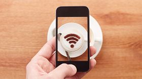 ಪಬ್ಲಿಕ್ ವೈಫೈ ಬಳಸುತ್ತೀರಾ? ಹಾಗಾದ್ರೆ ನಿಮ್ಮ ಪಾಸ್ ವರ್ಡ್ ಕಥೆ ಗೋವಿಂದ! ಪಬ್ಲಿಕ್ ವೈಫೈ ಬಳಸುತ್ತೀರಾ? ಹಾಗಾದ್ರೆ ನಿಮ್ಮ ಪಾಸ್ ವರ್ಡ್ ಕಥೆ ಗೋವಿಂದ!