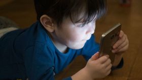 ನಿಮ್ಮ ಮಕ್ಕಳು ಸ್ಮಾರ್ಟ್‌ಫೋನ್‌ಗೆ ಅಡಿಕ್ಟ್‌ ಆಗದಿರಲು ಈ ಟಿಪ್ಸ್ ಅನುಸರಿಸಿ!