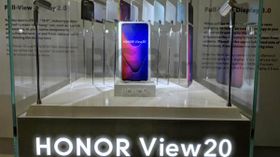 'ಹಾನರ್ ವ್ಯೂ 20' ಮೇಲೆ 12 ಸಾವಿರ ಡಿಸ್ಕೌಂಟ್!..ಮೊಬೈಲ್ ಮಾರುಕಟ್ಟೆಯಲ್ಲಿ ಸಂಚಲನ!