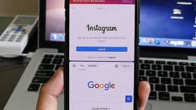 ಫೋನಿನಲ್ಲಿ ಒಂದೇ ವೇಳೆ ಎರಡು ಆಪ್ಸ್ ಬಳಸುವುದು ಹೇಗೆ ಗೊತ್ತಾ? ಫೋನಿನಲ್ಲಿ ಒಂದೇ ವೇಳೆ ಎರಡು ಆಪ್ಸ್ ಬಳಸುವುದು ಹೇಗೆ ಗೊತ್ತಾ?