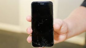 ನಿಮ್ಮ ಸ್ಮಾರ್ಟ್ಫೋನ್ ಹಾನಿ ಆಗದಂತೆ ತಡೆಯಲು ಈ ಟಿಪ್ಸ್ ಉಪಯುಕ್ತ! ನಿಮ್ಮ ಸ್ಮಾರ್ಟ್ಫೋನ್ ಹಾನಿ ಆಗದಂತೆ ತಡೆಯಲು ಈ ಟಿಪ್ಸ್ ಉಪಯುಕ್ತ!