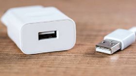 ನಿಮ್ಮ ಸ್ಮಾರ್ಟ್‌ಫೋನ್‌ಗೆ ಸರಿಯಾದ ಚಾರ್ಜರ್ ಆಯ್ಕೆ ಮಾಡುವುದು ಹೇಗೆ?