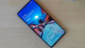 ಮೀಡ್‌ರೇಂಜ್‌ ಬೆಲೆಯಲ್ಲಿ ಸ್ಟೈಲಿಶ್‌ ಲುಕ್‌ ಫೋನ್‌ ಖರೀದಿಸಲು ಈ ಲಿಸ್ಟ್‌ ನೋಡಿ!