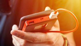 Power Bank..ಪವರ್ ಬ್ಯಾಂಕ್ ಅನ್ನು ಈ ರೀತಿ ಬಳಸೋದು ಖಂಡಿತಾ ಸರಿಯಲ್ಲ! ಬಾಂಬ್‌ನಂತೆ ಸ್ಫೋಟವಾಗುತ್ತೆ