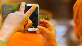 Holi 2024: ಹೋಳಿ ಸಮಯದಲ್ಲಿ ಸ್ಮಾರ್ಟ್‌ಫೋನ್‌ಗೆ ನೀರು ಬಿದ್ದರೆ ತಕ್ಷಣ ಈ ಕೆಲಸ ಮಾಡಿ!