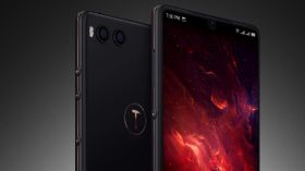 256 ജിബി ഒക്കെ എന്ത്.. ഇത് R1; ലോകത്തിലെ ആദ്യ 1 TB മെമ്മറിയുള്ള ഫോൺ 256 ജിബി ഒക്കെ എന്ത്.. ഇത് R1; ലോകത്തിലെ ആദ്യ 1 TB മെമ്മറിയുള്ള ഫോൺ