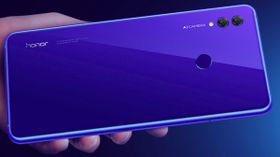 6.9 ഇഞ്ച് പടുകൂറ്റൻ ഡിസ്പ്ളേ, 5000 mAh ബാറ്ററി, 8 ജിബി റാം.. ഹോണർ നോട്ട് 10 എത്തി!