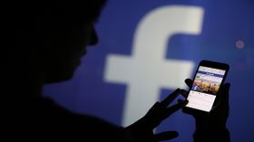 Facebook Dark Mode: ഫേസ്ബുക്ക് ആൻഡ്രോയിഡ് ആപ്പിലും ഡാർക്ക് മോഡ് എത്തുന്നു