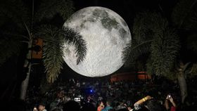 തിരുവനന്തപുരത്ത് ഉദിച്ച ചന്ദ്രനെ കണ്ടത് ഒരുലക്ഷത്തോളം ആളുകൾ; അടുത്തത് ഭൂമിയോ? സയൻസ് ഫെസ്റ്റിവൽ വിശേഷങ്ങളറിയാം തിരുവനന്തപുരത്ത് ഉദിച്ച ചന്ദ്രനെ കണ്ടത് ഒരുലക്ഷത്തോളം ആളുകൾ; അടുത്തത് ഭൂമിയോ? സയൻസ് ഫെസ്റ്റിവൽ വിശേഷങ്ങളറിയാം
