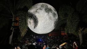 ചന്ദ്രനും ചൊവ്വയുമെല്ലാം തൊട്ടടുത്ത്; ഗ്ലോബൽ സയൻസ് ഫെസ്റ്റിവലിന് തുടക്കം, കണ്ടില്ലെങ്കിൽ തീരാനഷ്ടം ചന്ദ്രനും ചൊവ്വയുമെല്ലാം തൊട്ടടുത്ത്; ഗ്ലോബൽ സയൻസ് ഫെസ്റ്റിവലിന് തുടക്കം, കണ്ടില്ലെങ്കിൽ തീരാനഷ്ടം