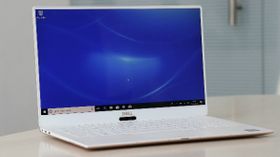 டச் ஸ்கிரீன் வசதியுடன் வெளியான டெல் XPS13 லேப்டாப் .!